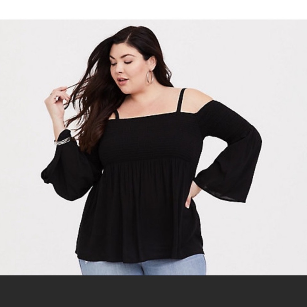 Gauze bell sleeve cold shoulder top